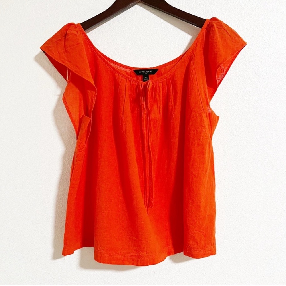 NEW Banana Republic Linen Flutter
Sleeve Blouse